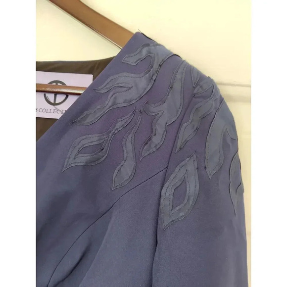 JS Collections Gown Navy V-Neck Hi-Low Long Sleeve Side Pockets Formal Dress 4 - Picture 5 of 9